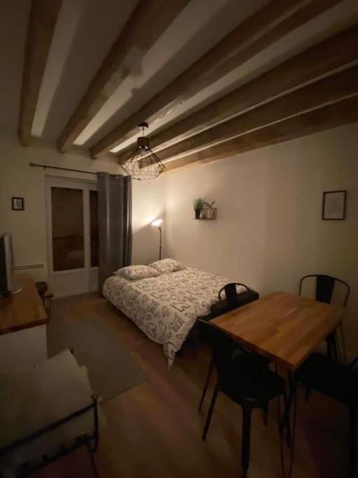 Veroliv : Superbe Appartement Renove Proche Du Centre-Ville Le Creusot Exterior foto